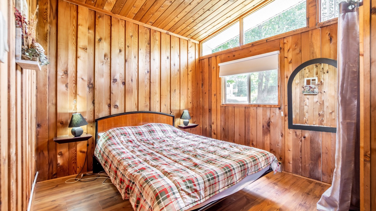 Photo of Bedroom in Minden Hills