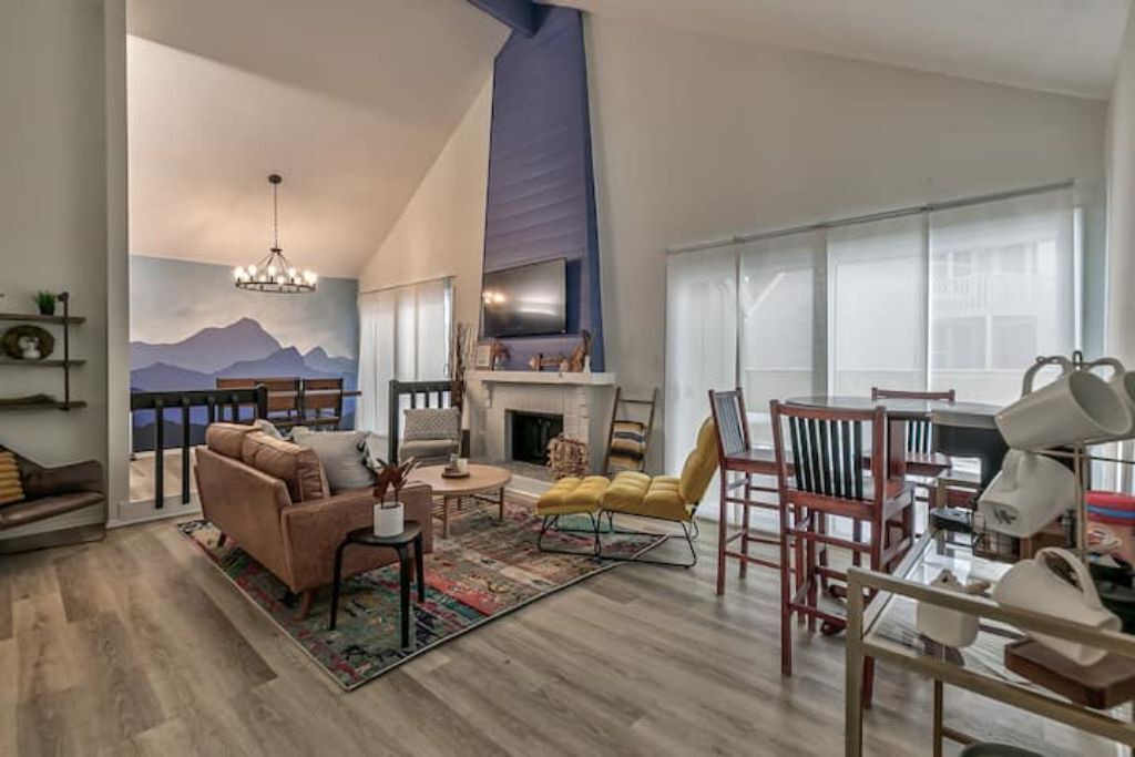 Photo of Livingroom in Lenexa