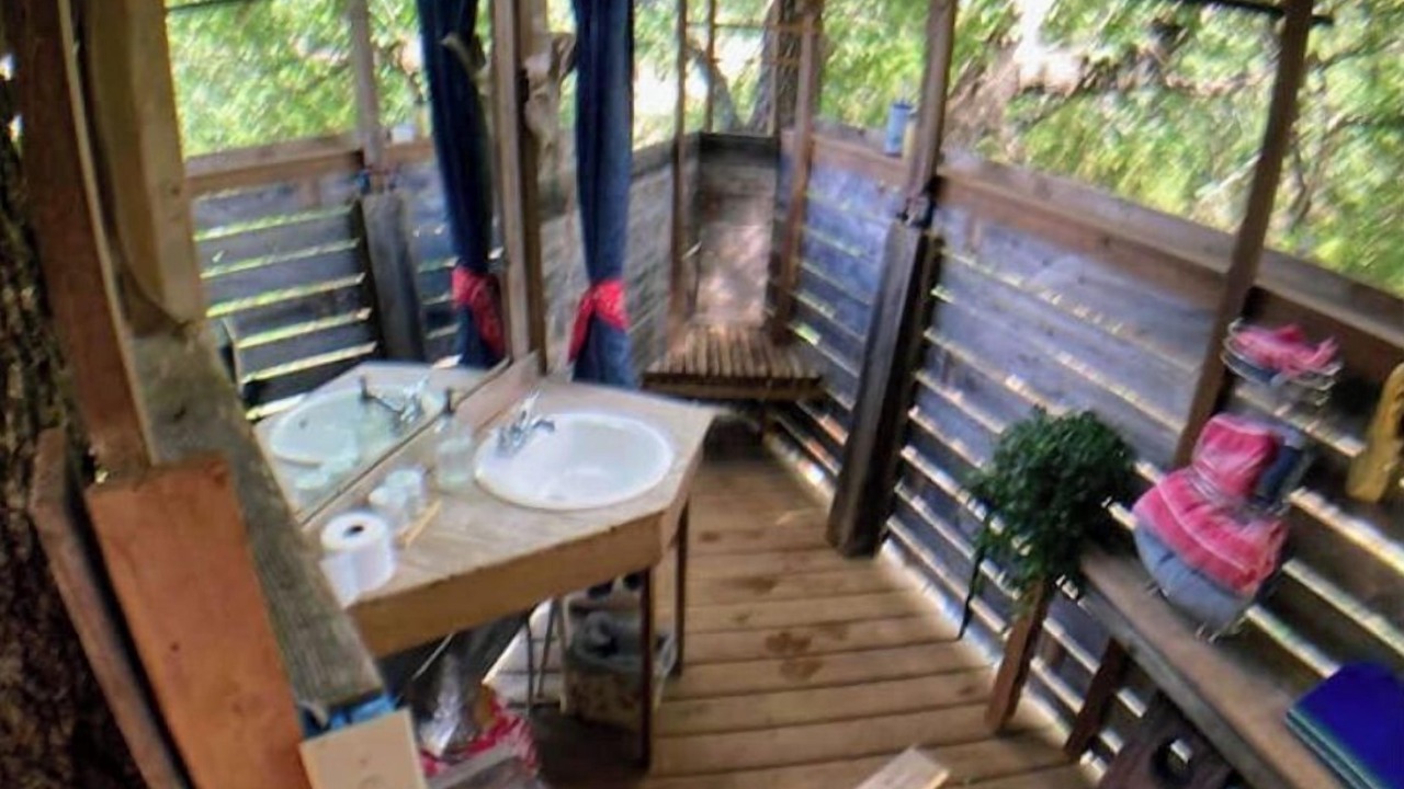 Photo of Bathroom in Lockhart