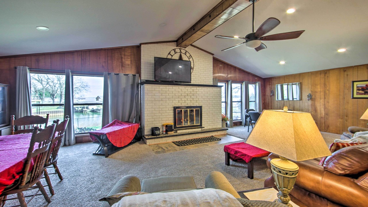 Photo of Livingroom in Mabank