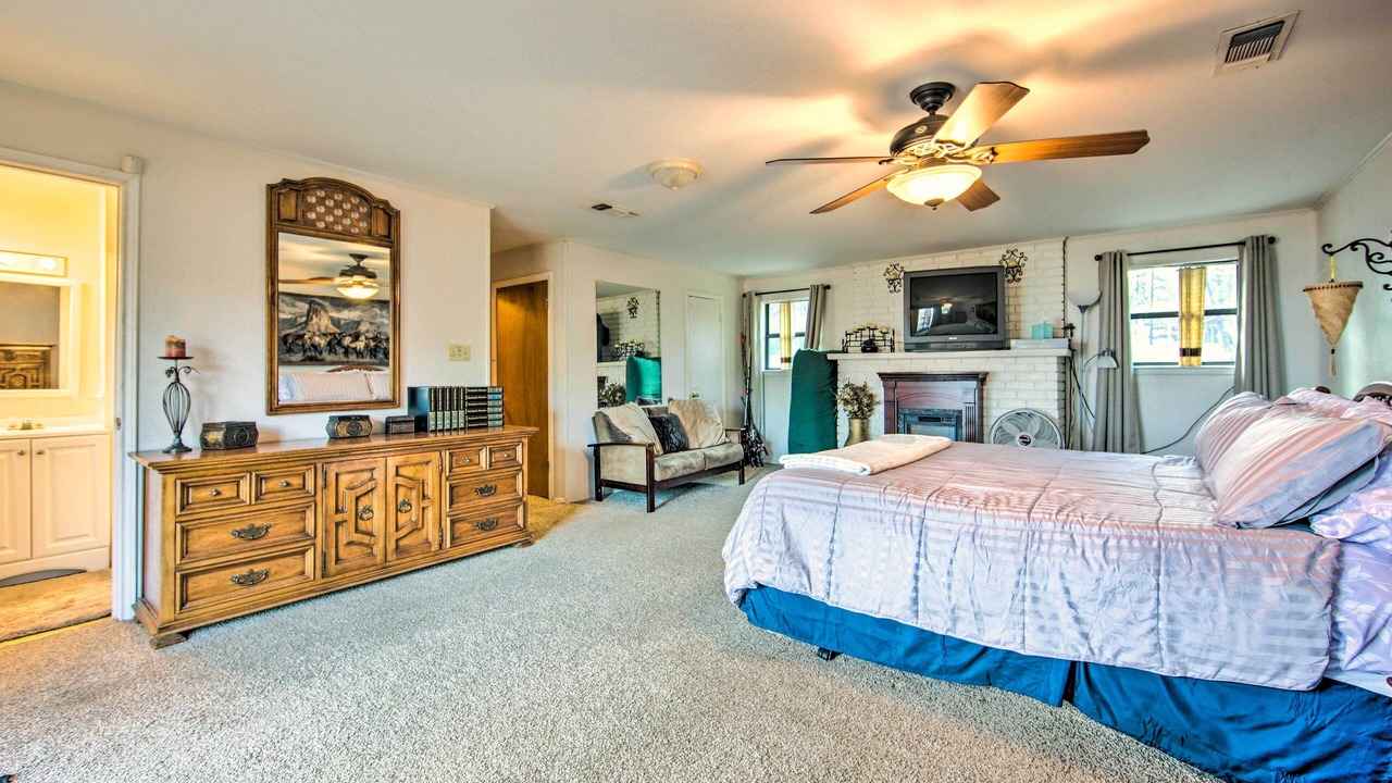 Photo of Bedroom in Mabank