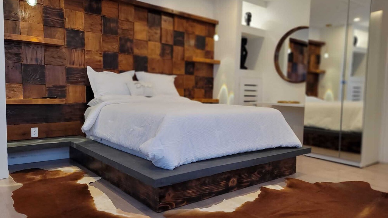 Photo of Bedroom in Alden Manor