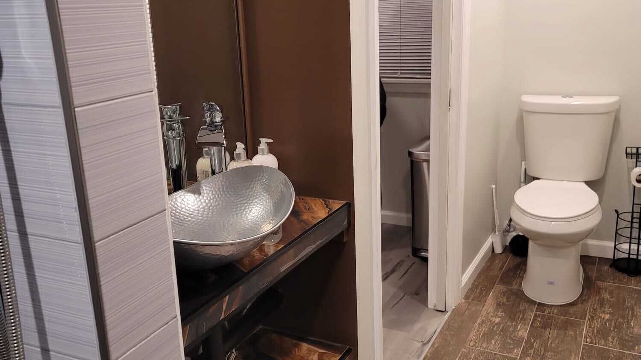 Photo of Bathroom in Alden Manor