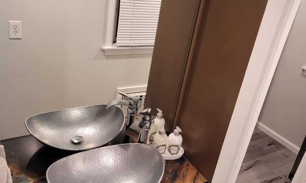 Photo of Bathroom in Alden Manor