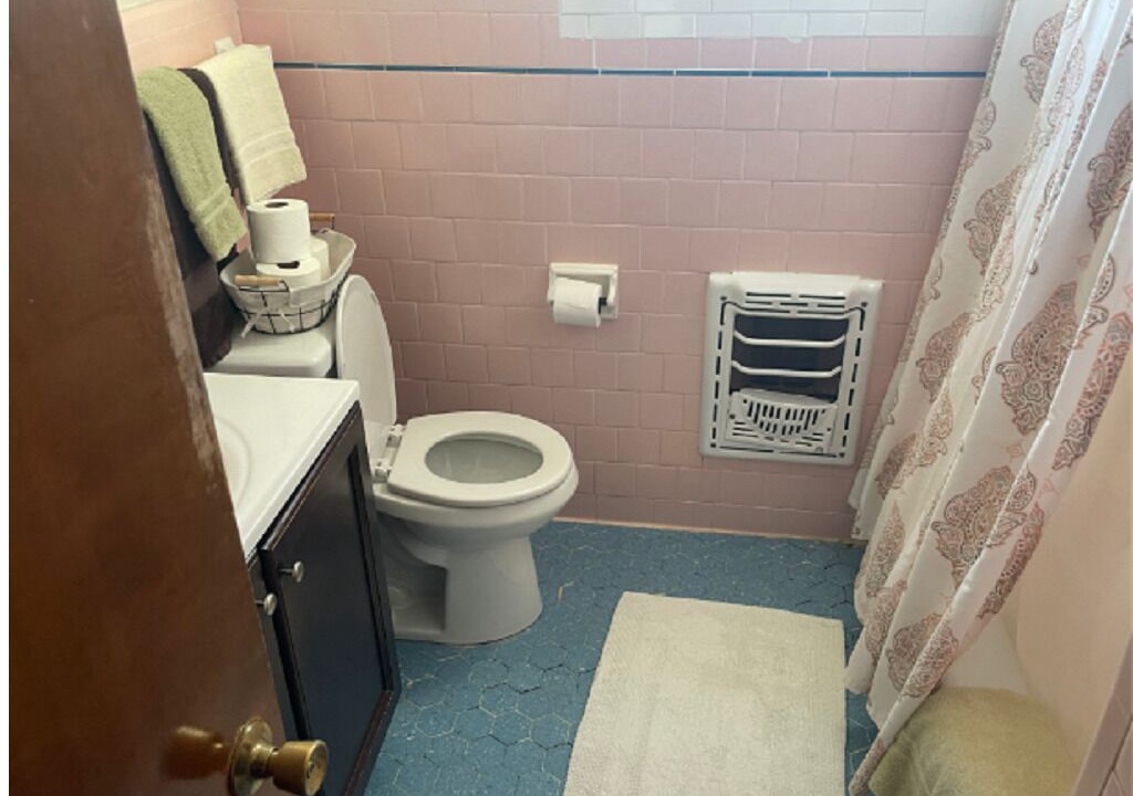 Photo of Bathroom in La Marque
