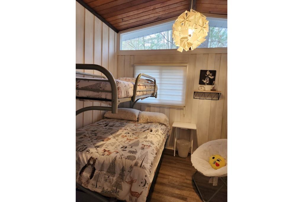Photo of Bedroom in Gravenhurst