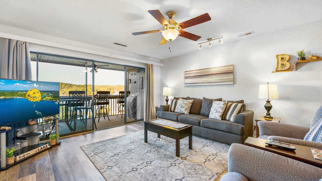 Photo of Livingroom in Lake of the Ozarks