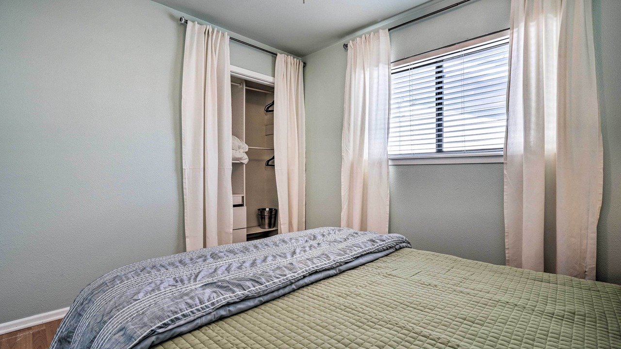 Photo of Bedroom in Vance Jackson