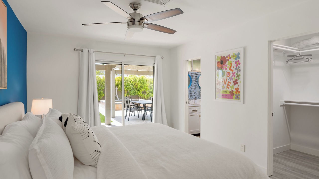 Photo of Bedroom in Racquet Club Estates