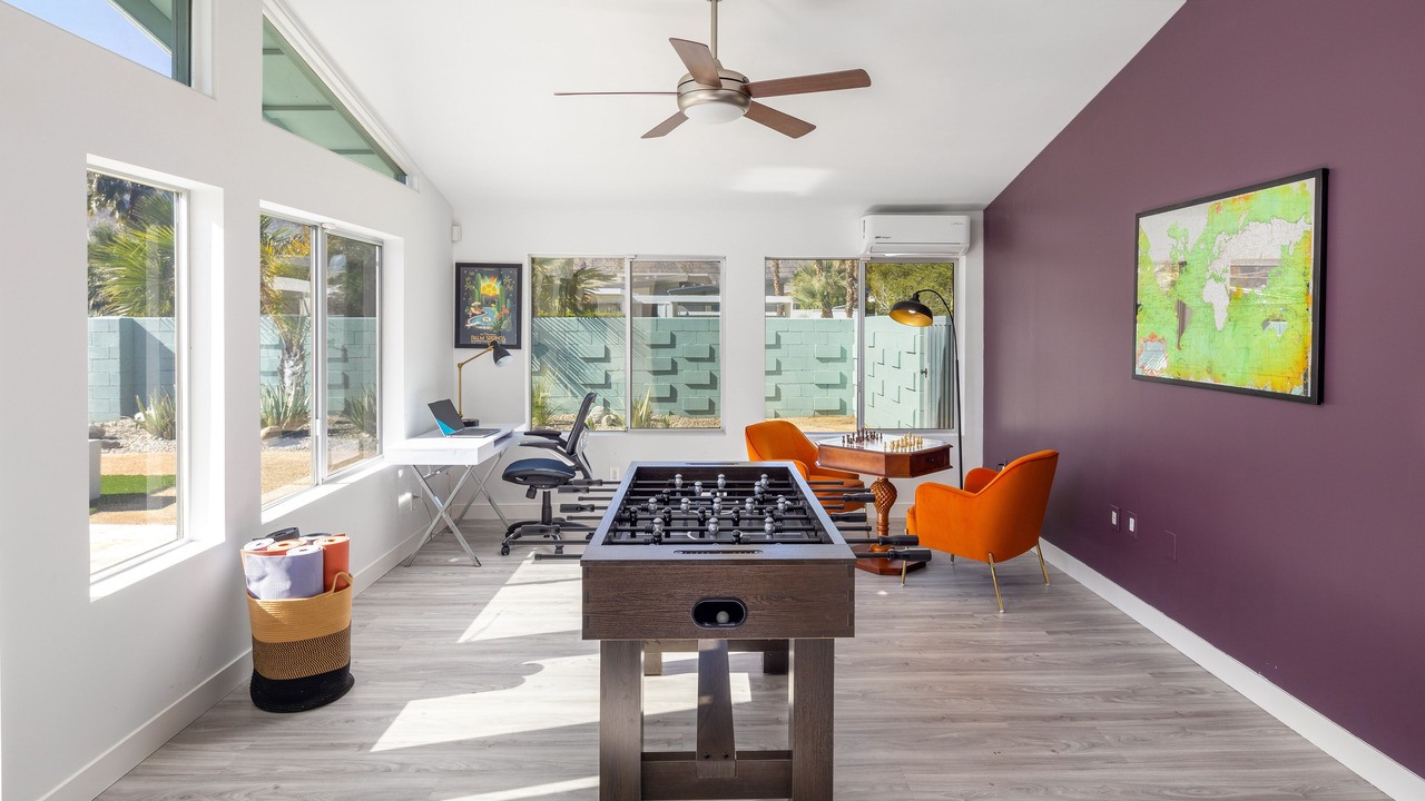 Photo of Bedroom in Racquet Club Estates