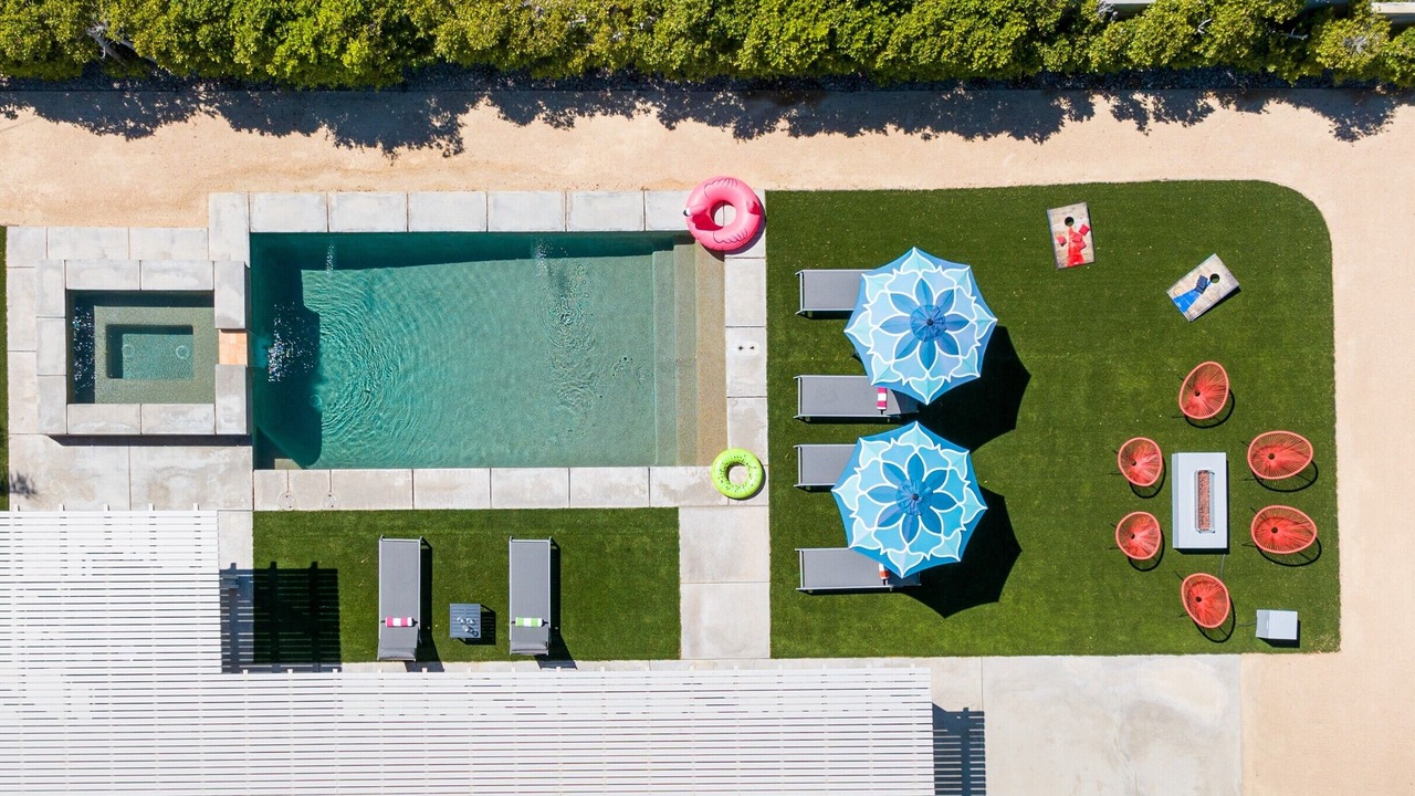 Photo of Outdoor in Racquet Club Estates