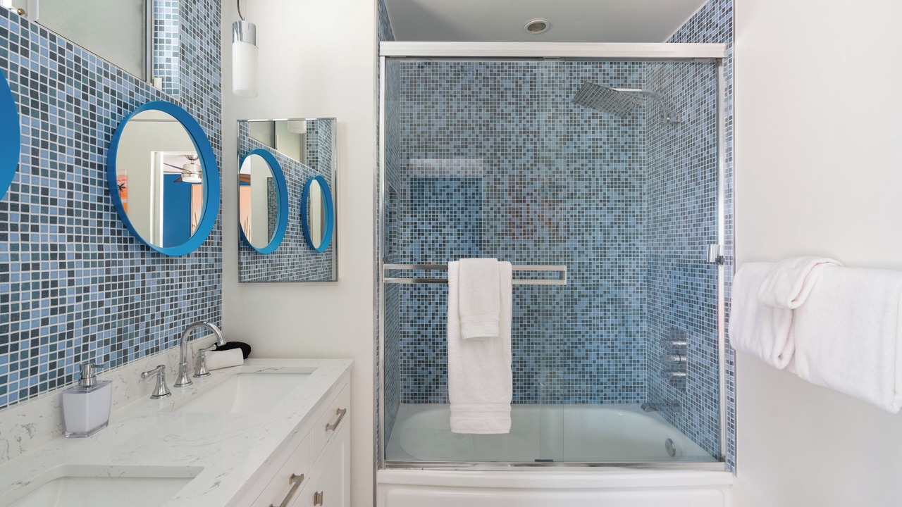 Photo of Bathroom in Racquet Club Estates