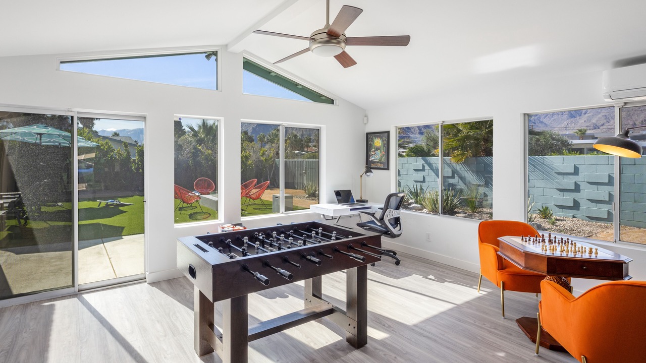 Photo of Bedroom in Racquet Club Estates