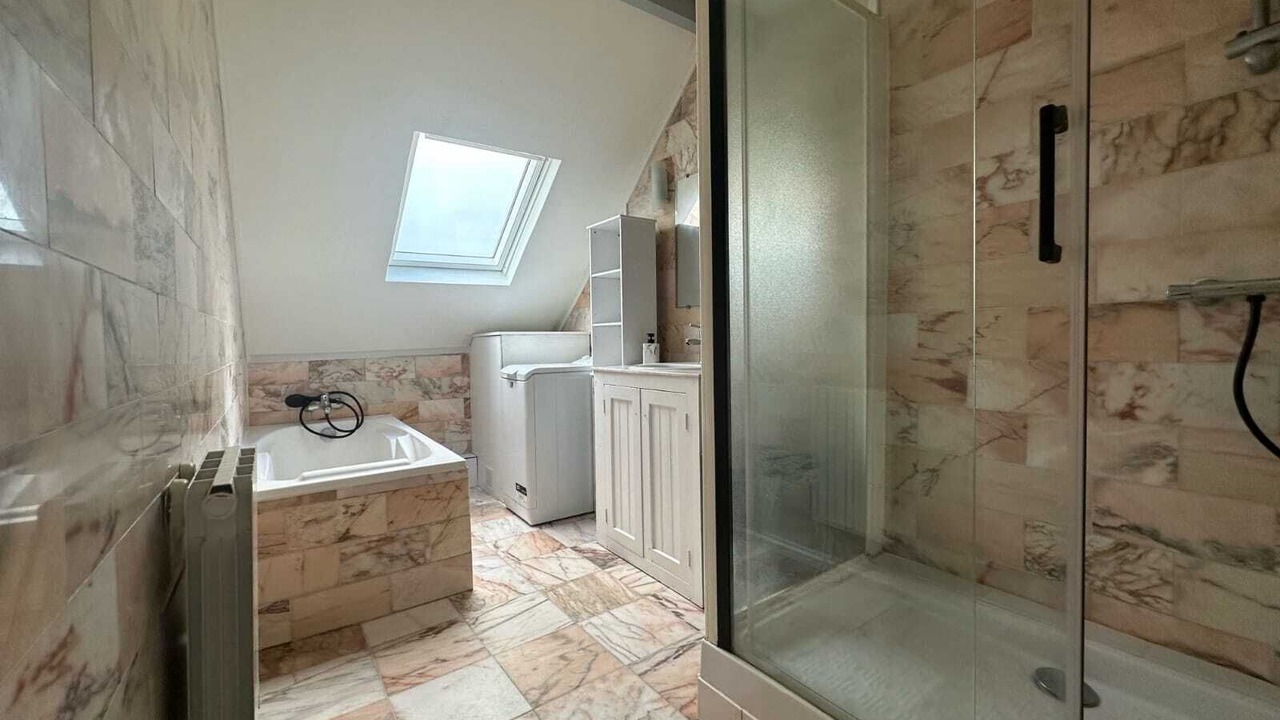 Photo of Bathroom in Beaumont-sur-Oise