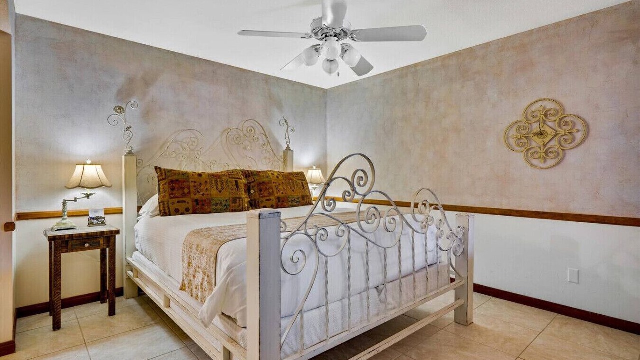 Photo of Bedroom in Oak Creek