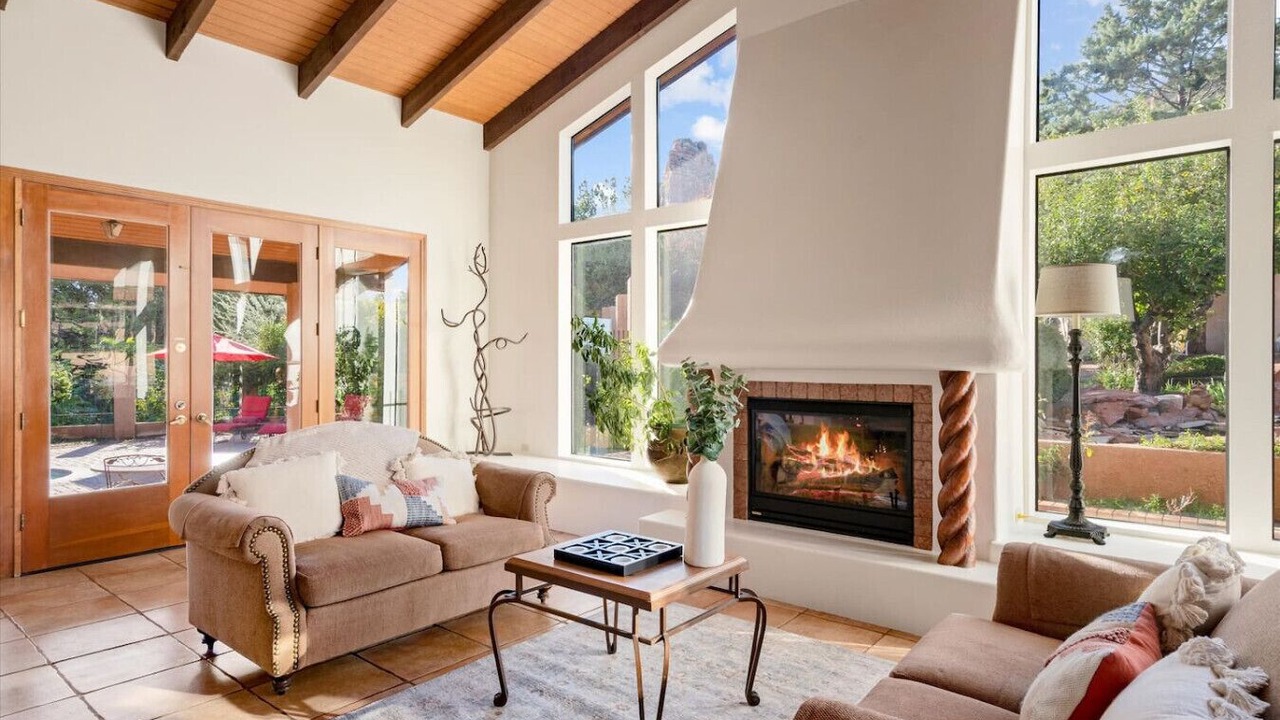 Photo of Livingroom in Oak Creek