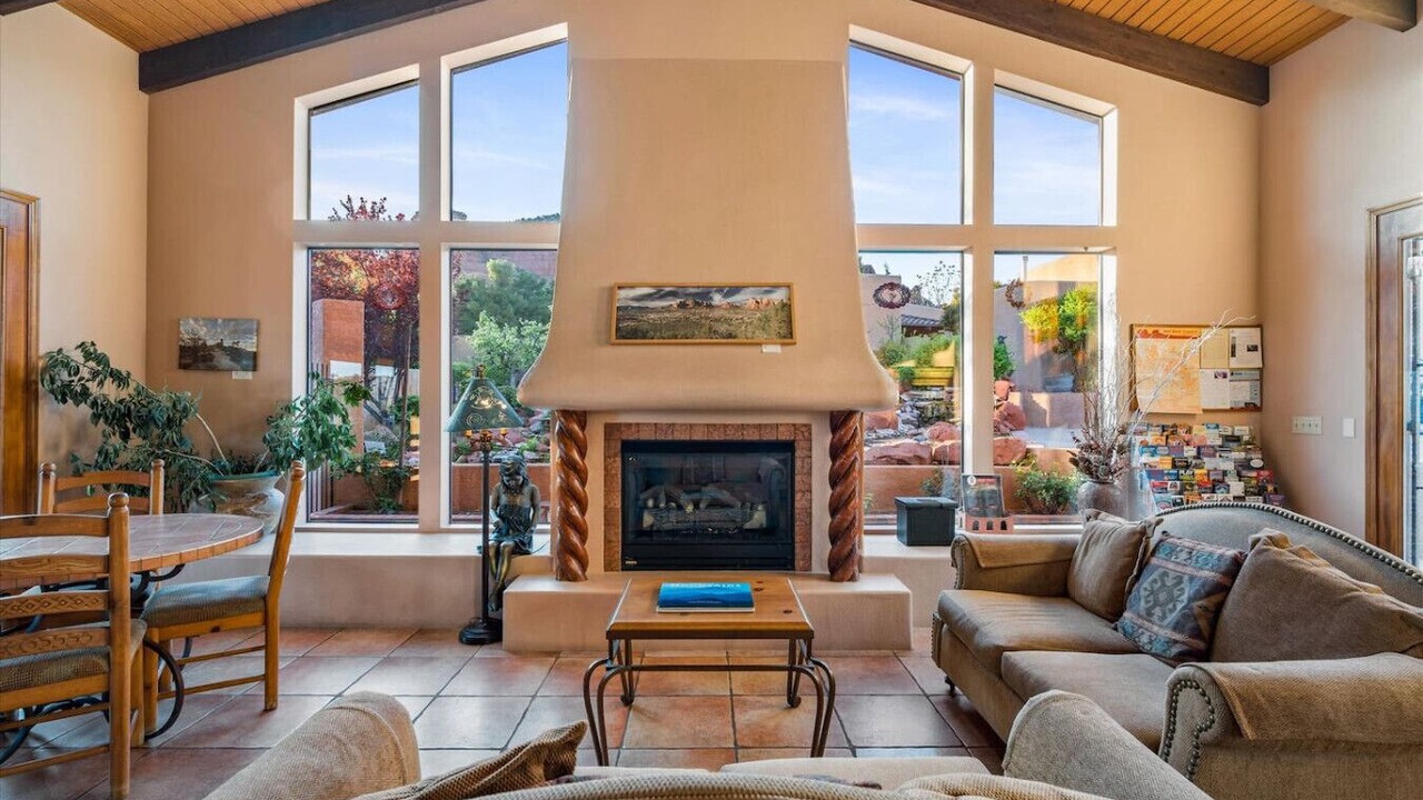 Photo of Livingroom in Oak Creek