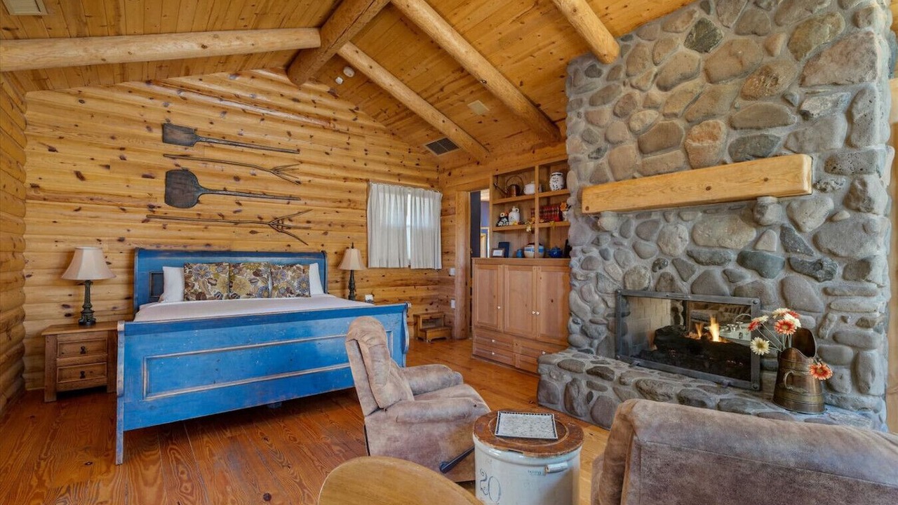 Photo of Bedroom in Oak Creek