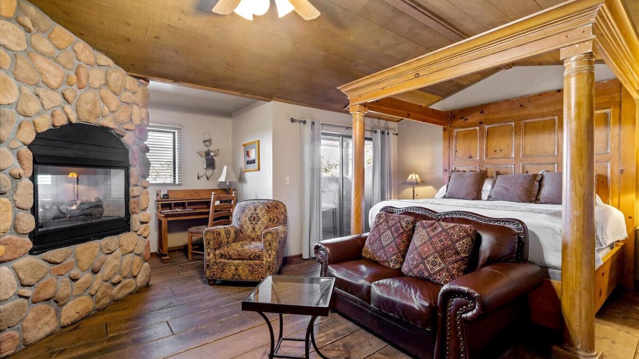 Photo of Bedroom in Oak Creek