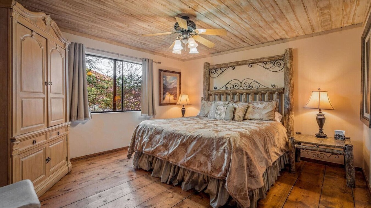 Photo of Bedroom in Oak Creek