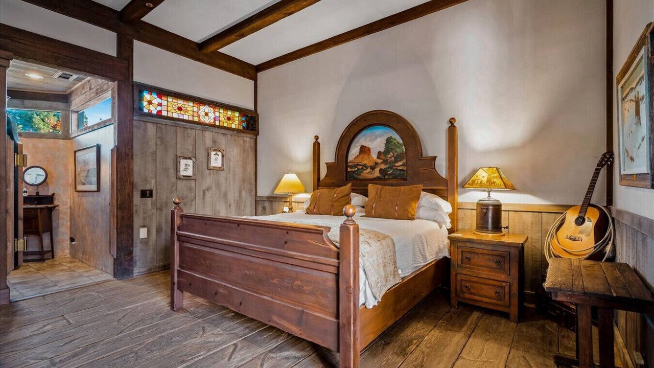 Photo of Bedroom in Oak Creek