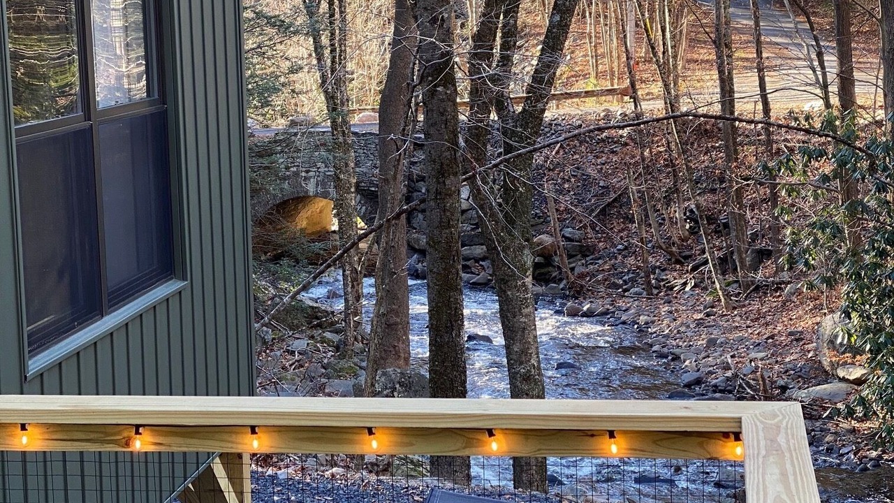 Photo of Patio Balcony in Sparrow Bush