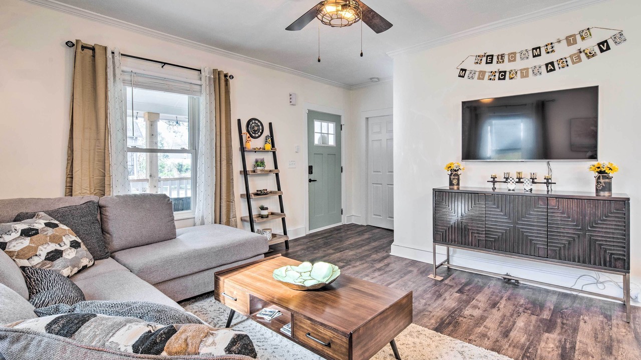 Photo of Livingroom in Parker