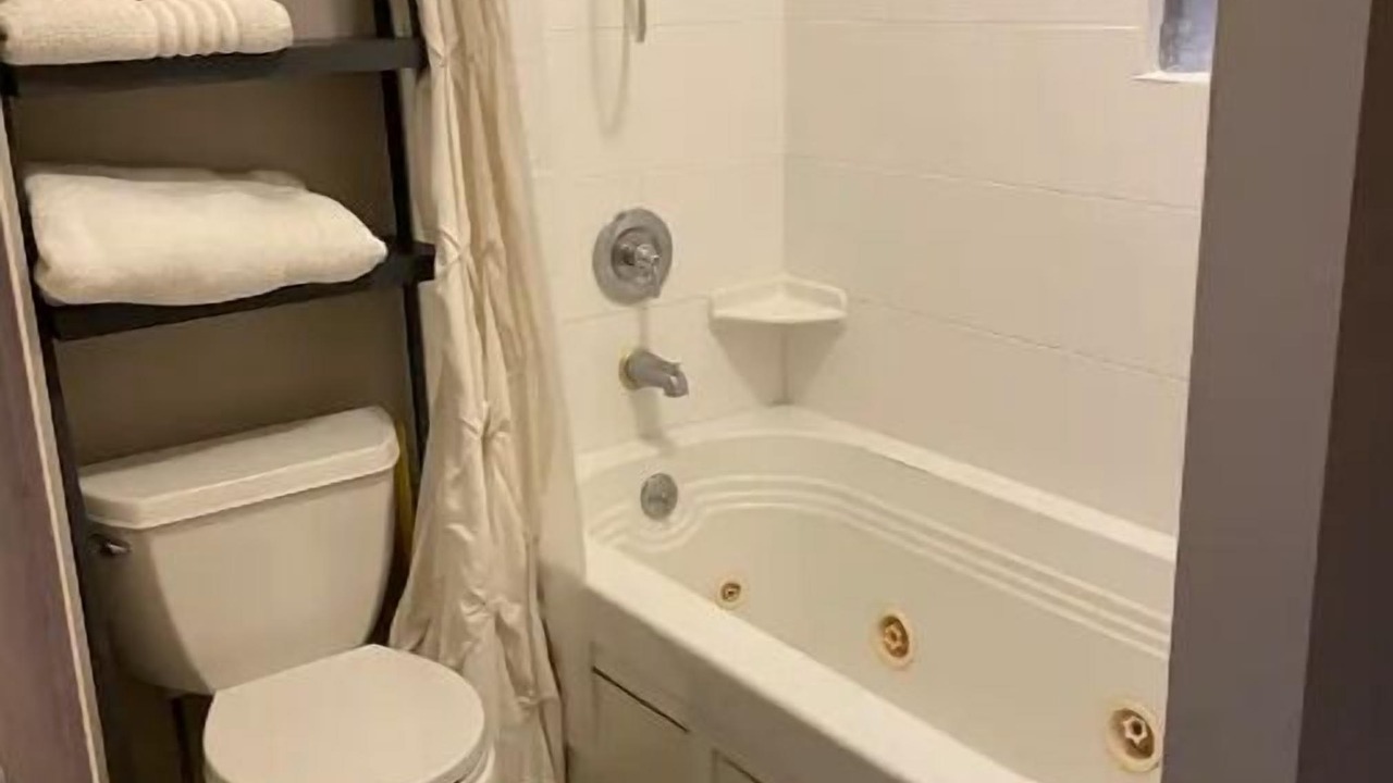 Photo of Bathroom in Elmhurst