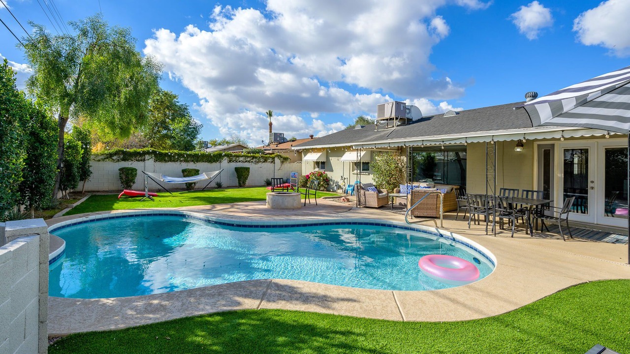 Photo of Outdoor in Cox Heights