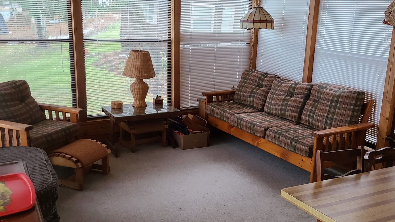 Photo of Livingroom in Irondale