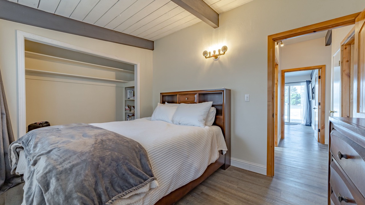 Photo of Bedroom in Eureka