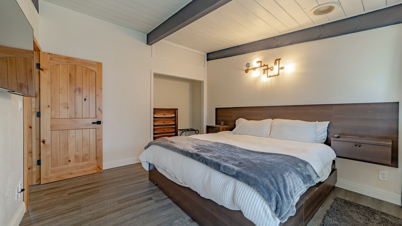 Photo of Bedroom in Eureka