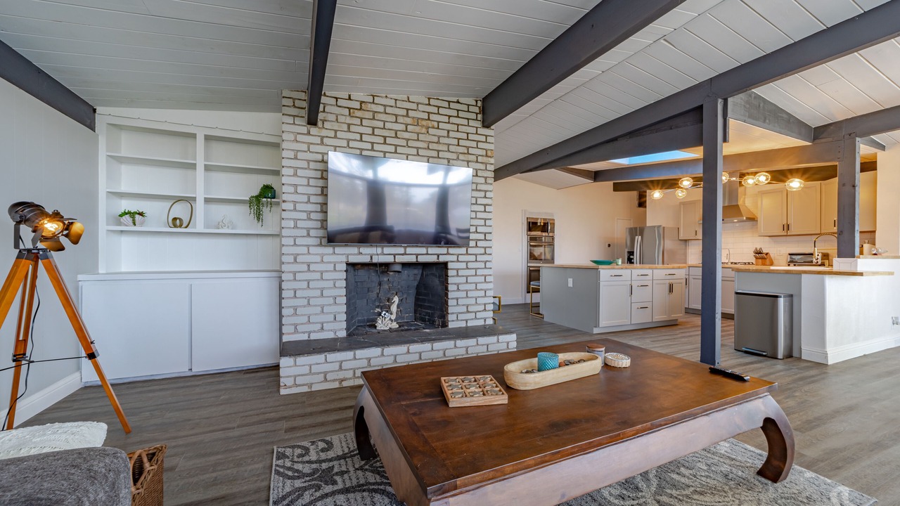 Photo of Livingroom in Eureka