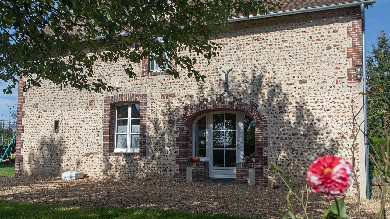 Photo of Outdoor in Rueil-la-Gadeliere