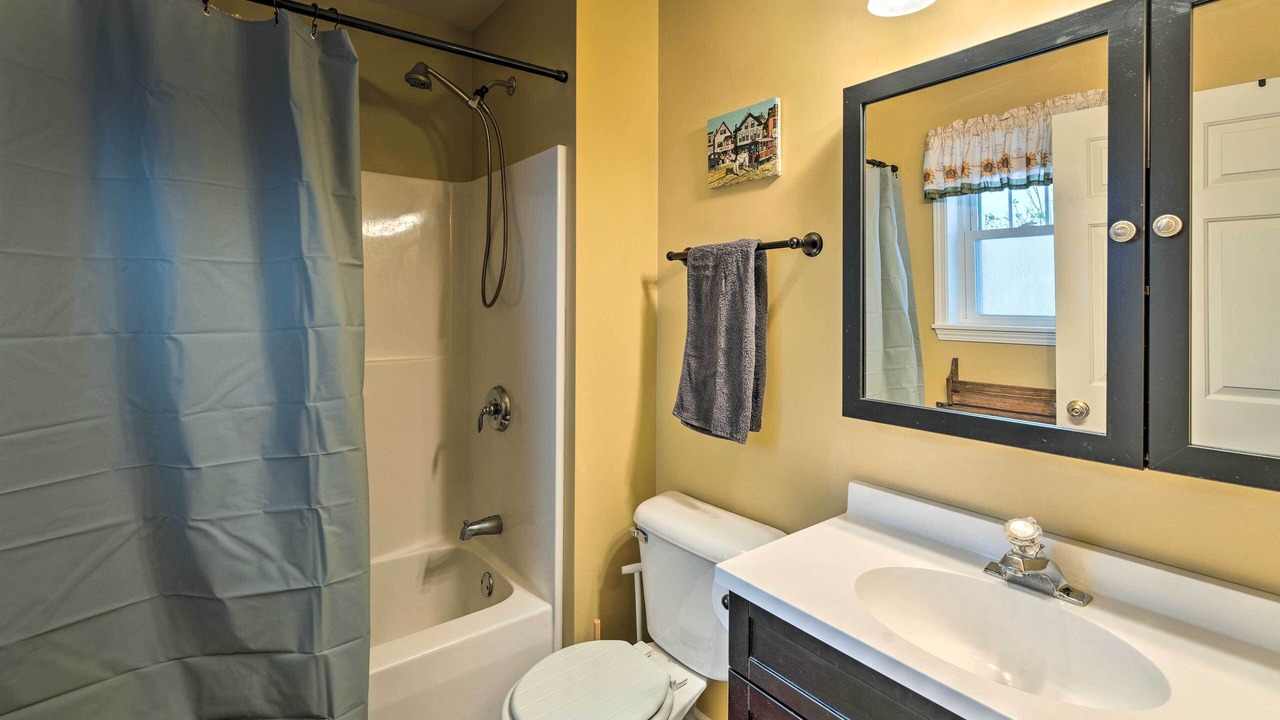 Photo of Bathroom in Delavan Lake