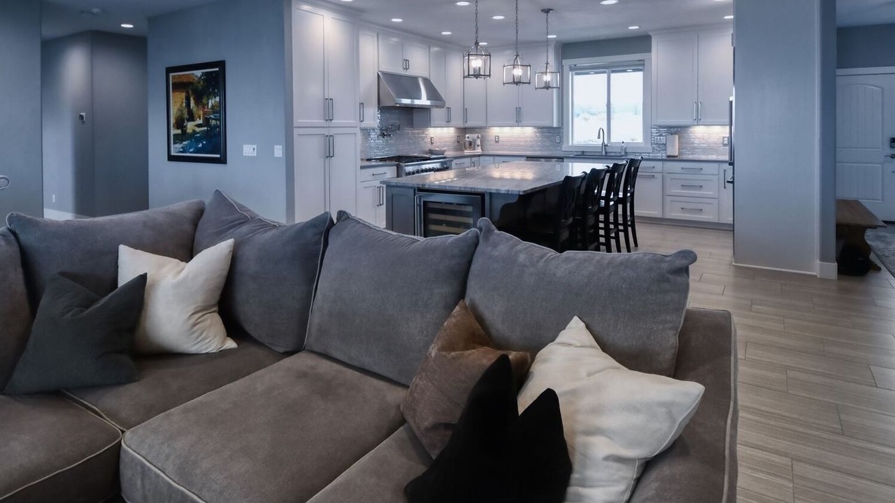 Photo of Livingroom in Desert Aire