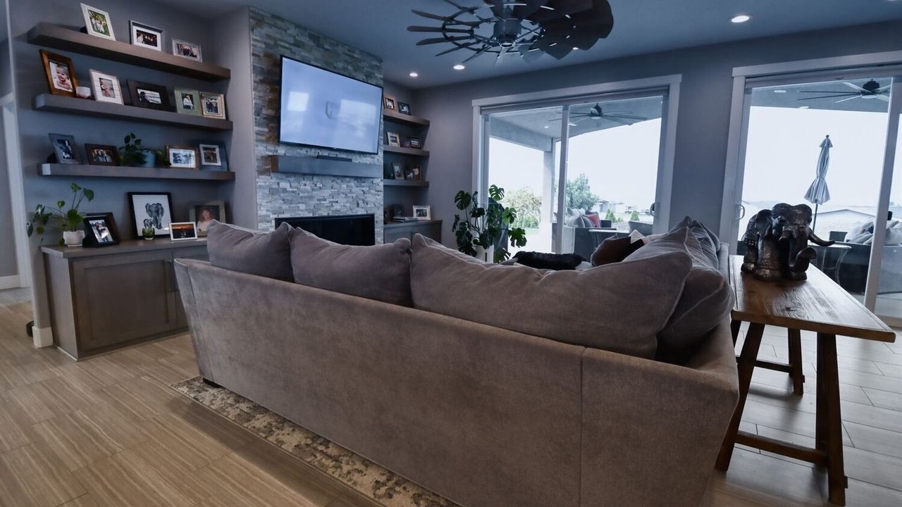 Photo of Livingroom in Desert Aire