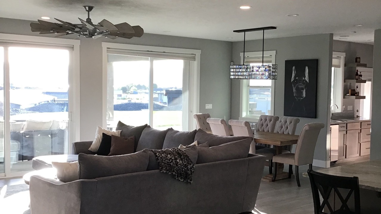 Photo of Livingroom in Desert Aire