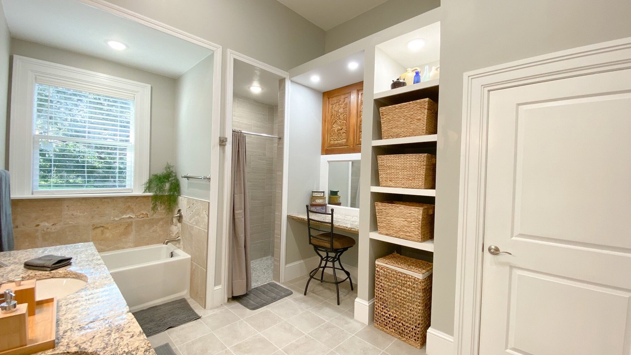 Photo of Bathroom in Glenwood