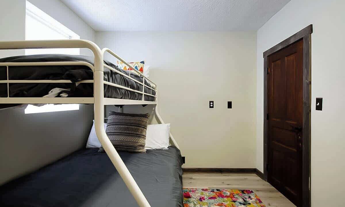 Photo of Bedroom in Smoketown Jackson