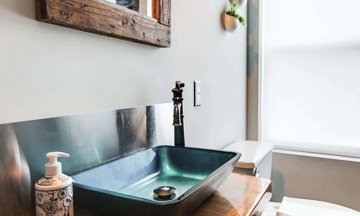 Photo of Bathroom in Smoketown Jackson