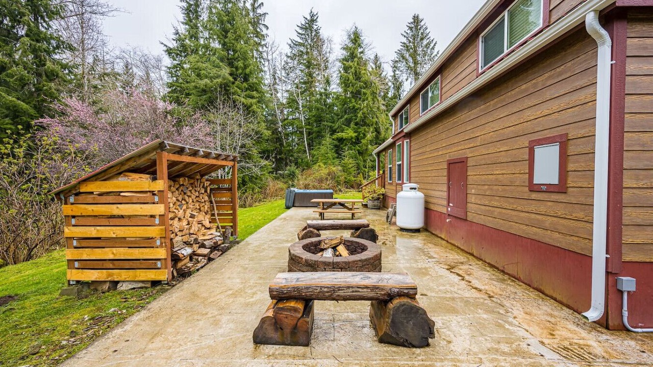 Photo of Others in Forks
