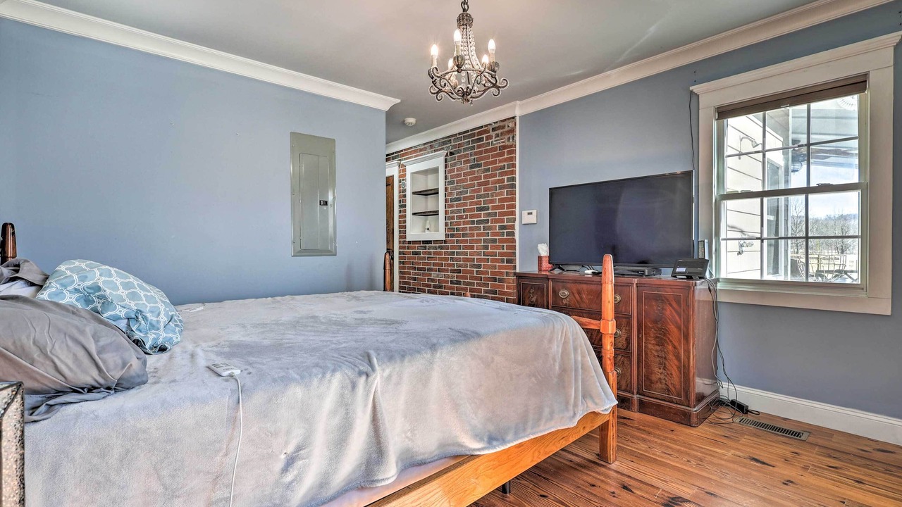 Photo of Bedroom in Falkville