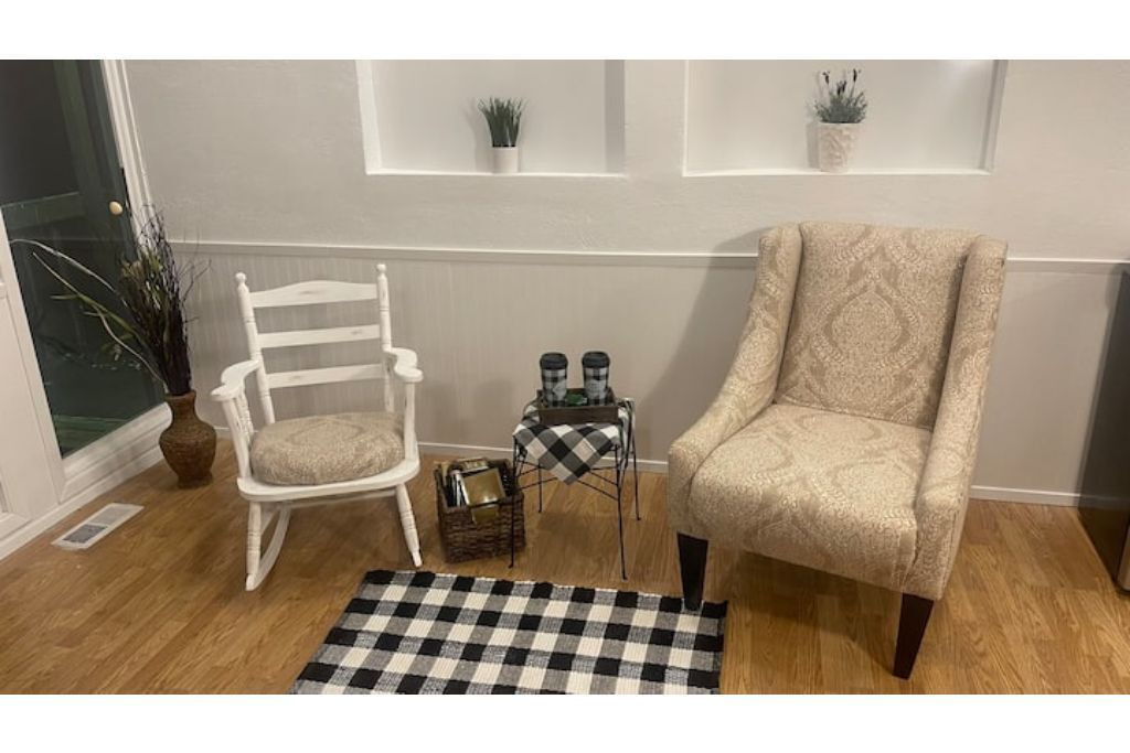 Photo of Others in Colbert