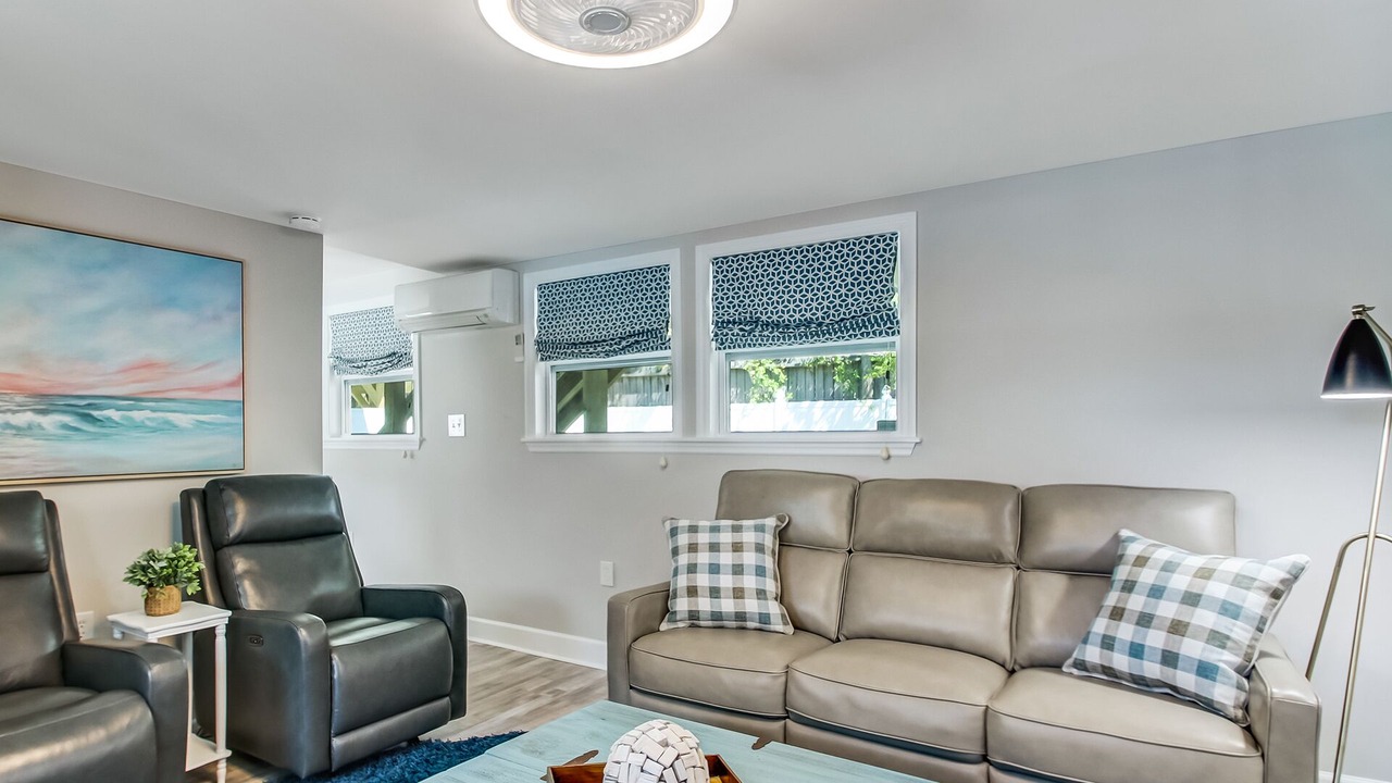 Photo of Livingroom in Savannah Beach