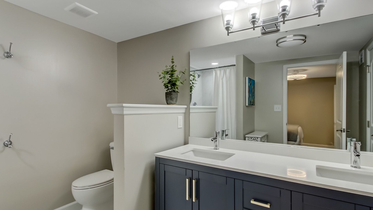 Photo of Bathroom in Savannah Beach