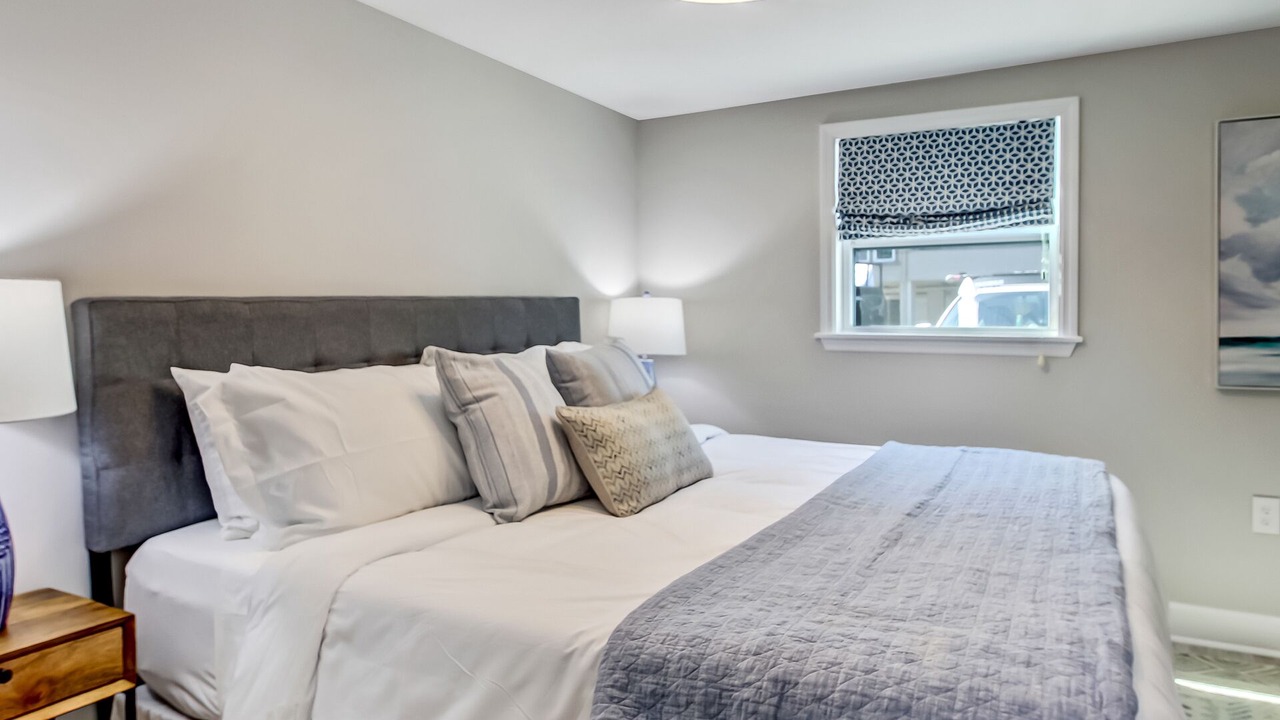 Photo of Bedroom in Savannah Beach