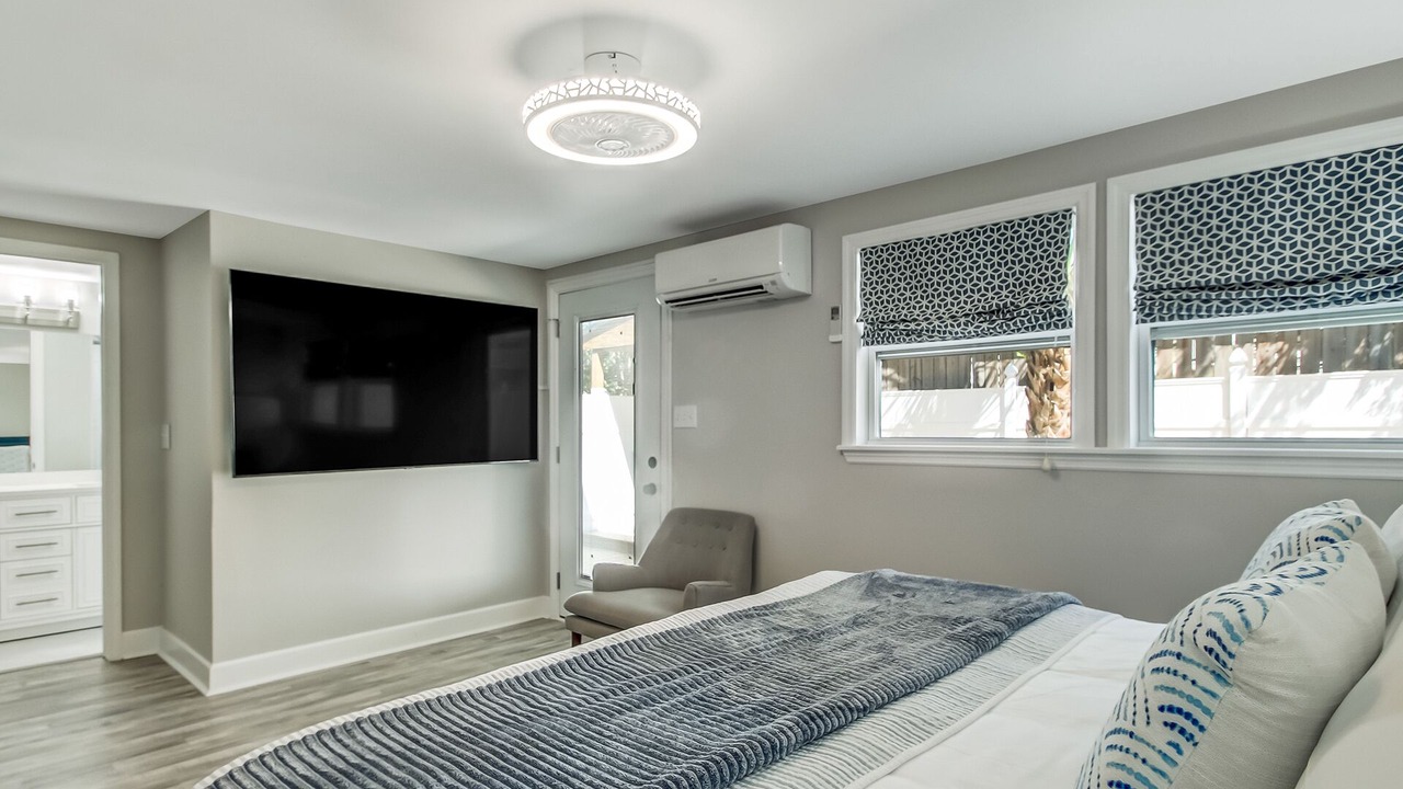 Photo of Bedroom in Savannah Beach