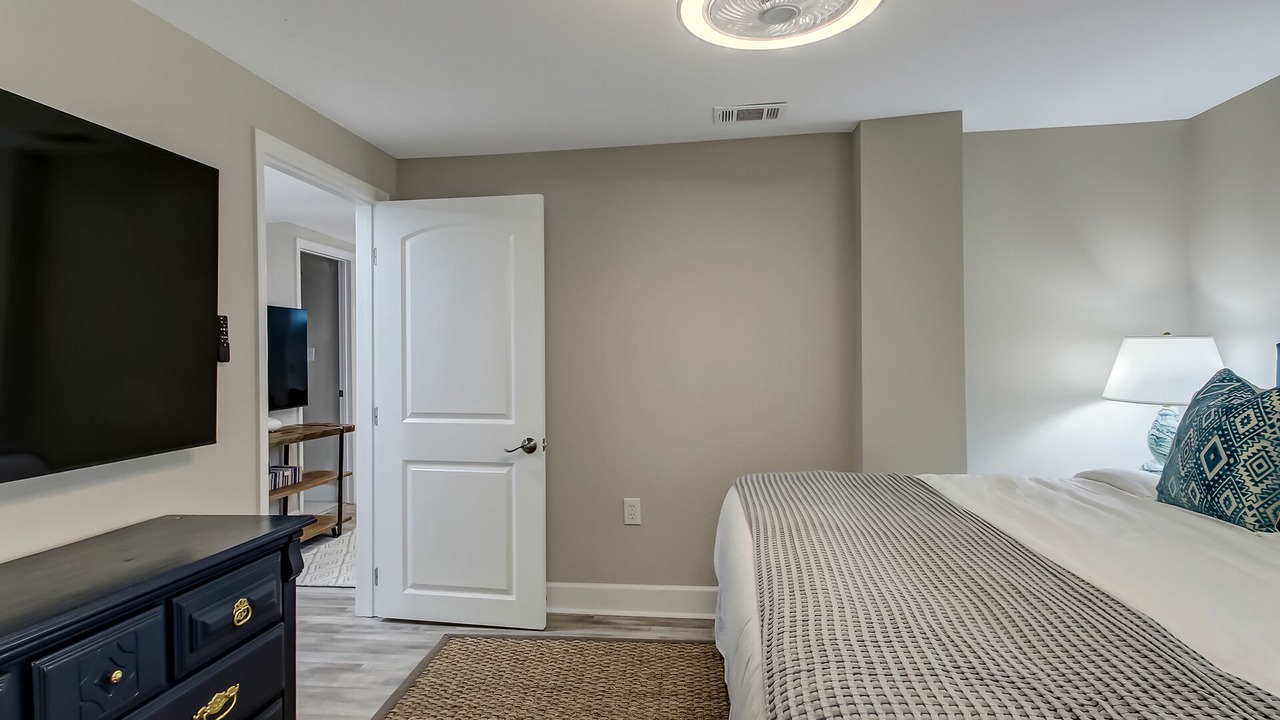 Photo of Bedroom in Savannah Beach