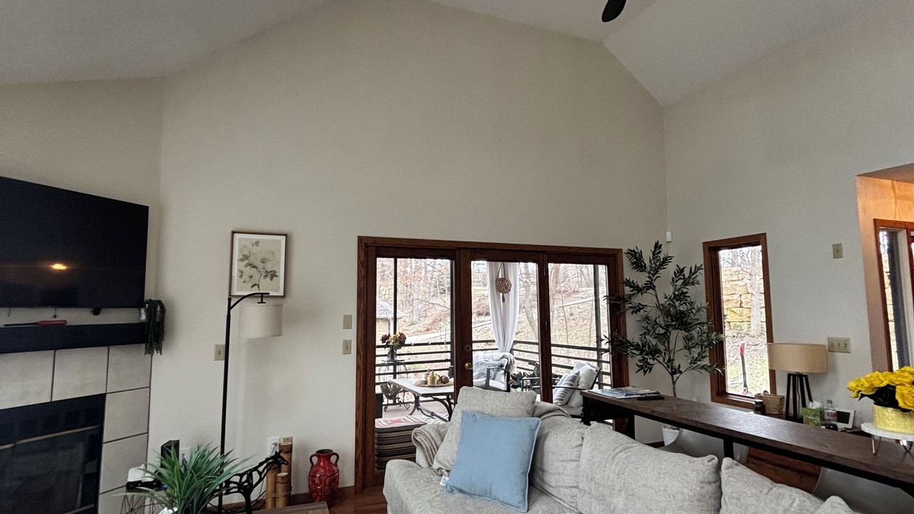 Photo of Livingroom in The Galena Territory